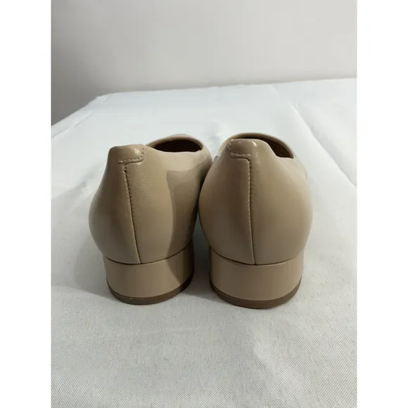 Womans Easy Spirit Caldise Size 9.5k Nude Slip On Flats NWOT