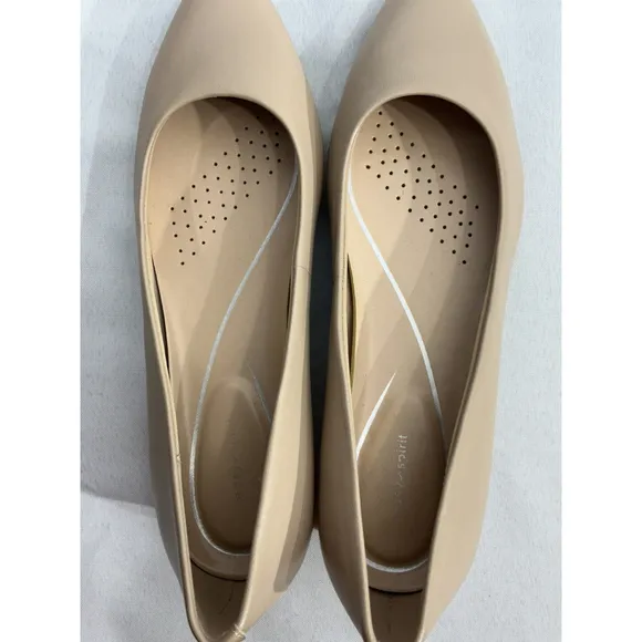 Womans Easy Spirit Caldise Size 9.5k Nude Slip On Flats NWOT
