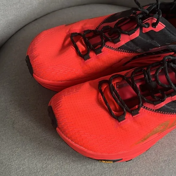 Women’s Altra Sneakers Red/Black NWOT 9.5