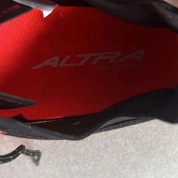 Women’s Altra Sneakers Red/Black NWOT 9.5