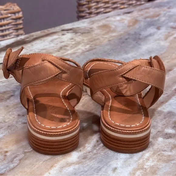 Women’s BERNARDO Alexis leather raffia ankle strap sandals. Size 8.5