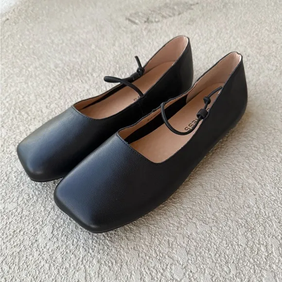 Women's Empress Square Toe Flat Leather BLACK Sz 41 EU (10 US) NWOT Wide Leg