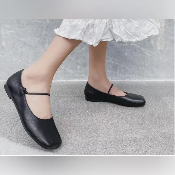 Women's Empress Square Toe Flat Leather BLACK Sz 41 EU (10 US) NWOT Wide Leg