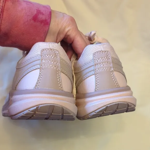 Womens Keen Vista Energy Utility Pink 🩷Sneakers size 5.5
