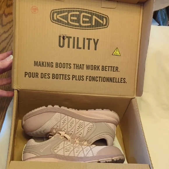 Womens Keen Vista Energy Utility Pink 🩷Sneakers size 5.5