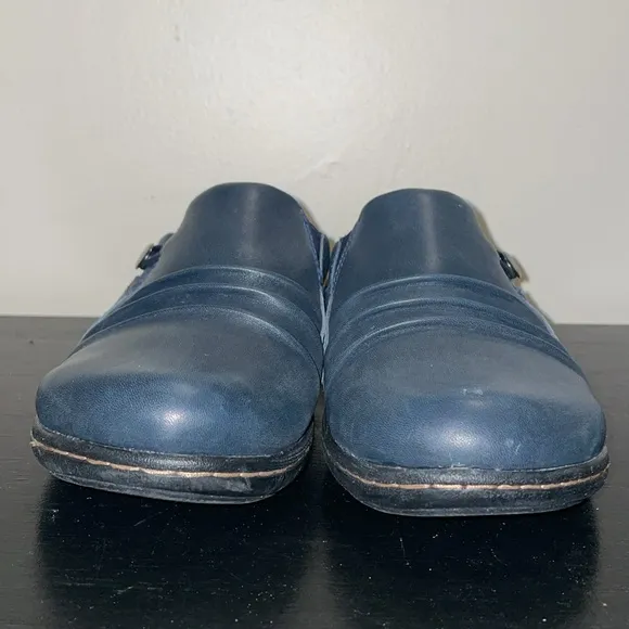 Women's Laurieann Bay Slip-On Ruched Slide Flats. Size 8.5 WIDE.  Blue. Leather.
