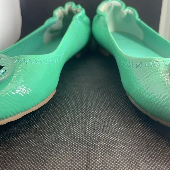 Women’s size 7/8 Tory Burch Flats. Used condition.