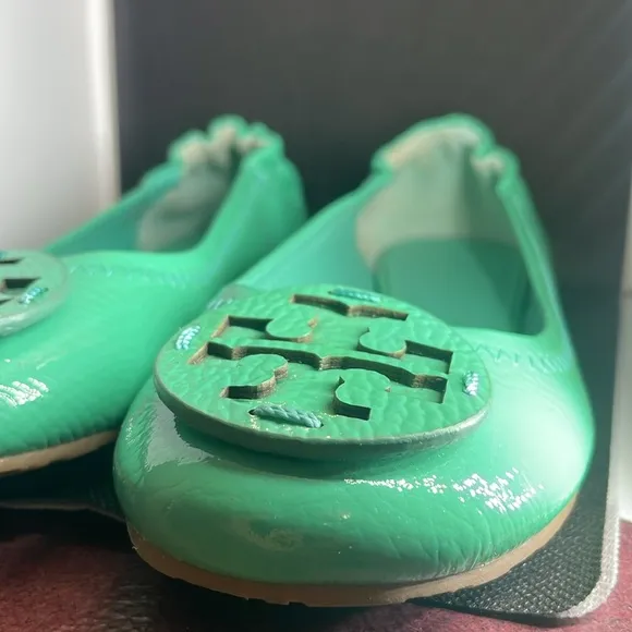 Women’s size 7/8 Tory Burch Flats. Used condition.