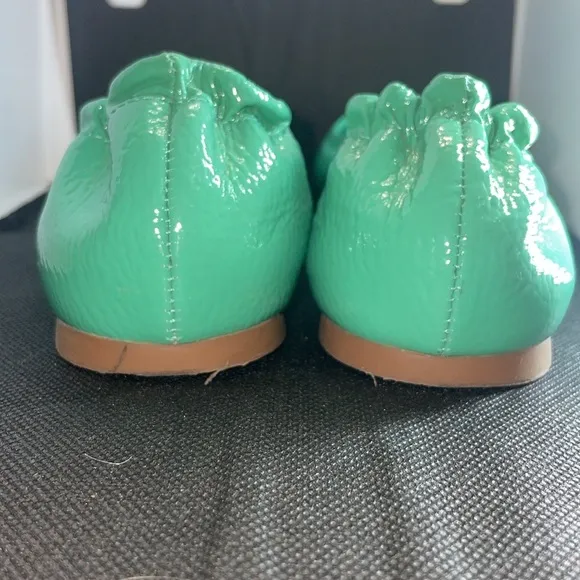 Women’s size 7/8 Tory Burch Flats. Used condition.