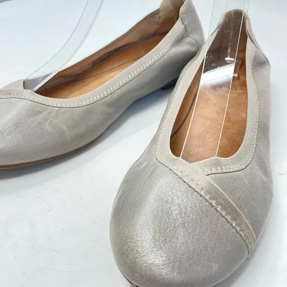 Women's Vionic Gray Leather Ballet Flats sz. 7.5