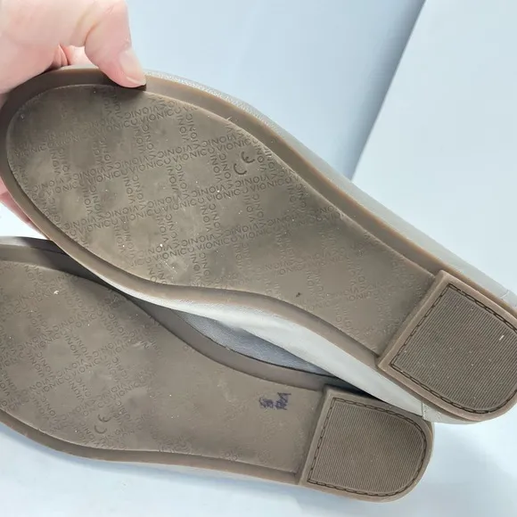 Women's Vionic Gray Leather Ballet Flats sz. 7.5