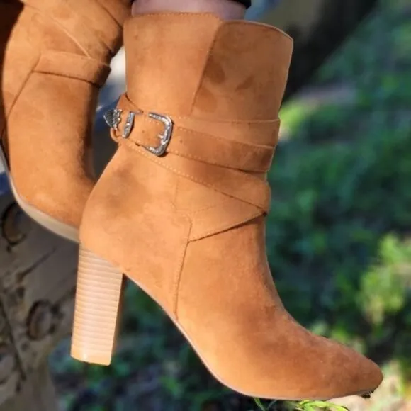 Women's Wrapped Around Strappy Chunky Booties