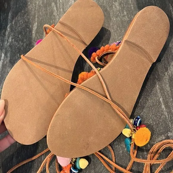 Wrap up Pom-Pom Sandals
