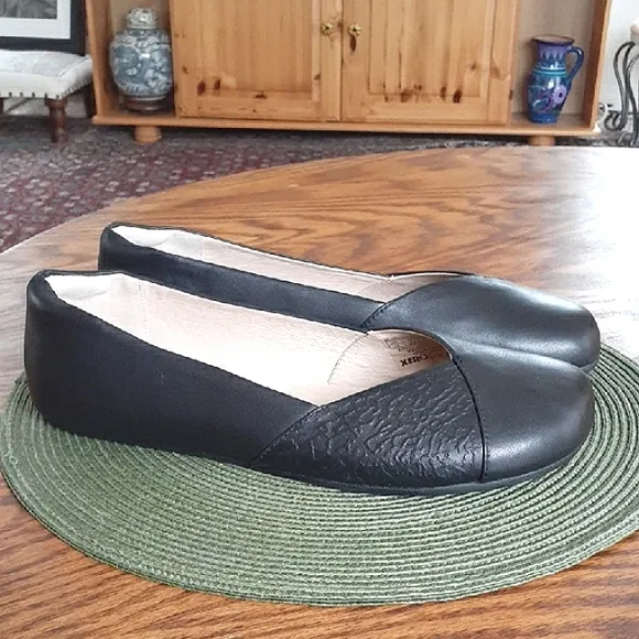 Xeroshoes Black Leather Phoenix Comfort Ballet Flats Size 12
