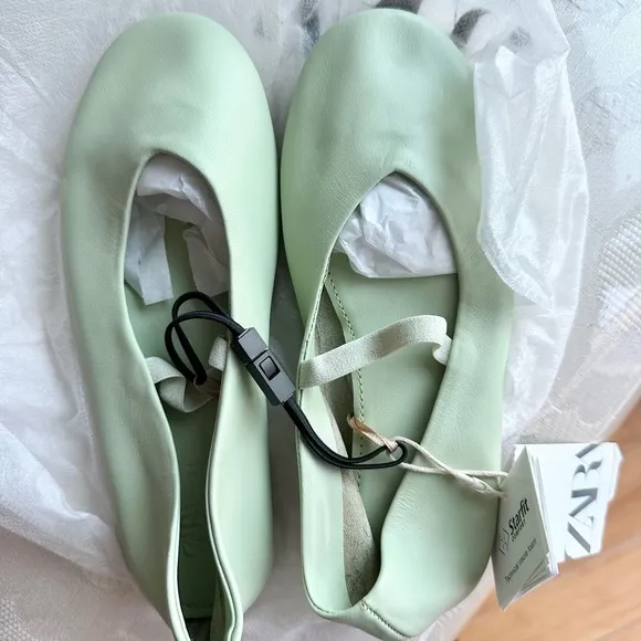 Zara girl leather ballet flats light green NWT