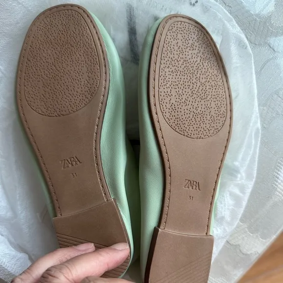 Zara girl leather ballet flats light green NWT