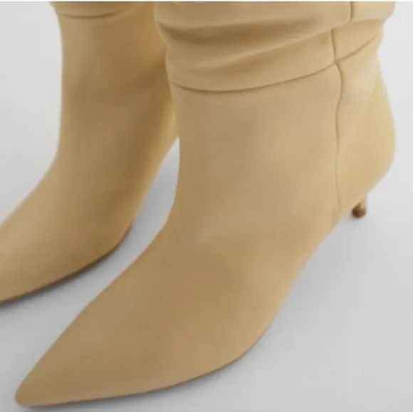 Zara Knee-High Boots Leather beige color bloggers favorite