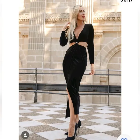 Zara  * velvet midi black dress