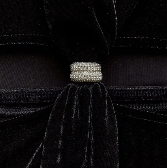 Zara  * velvet midi black dress