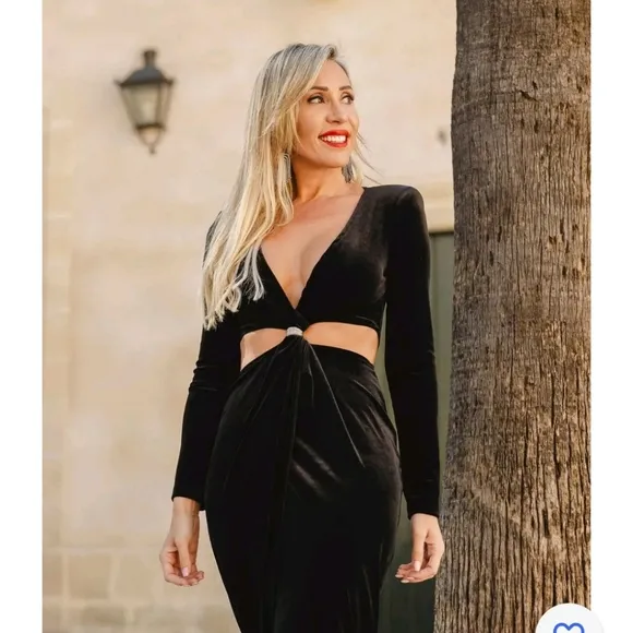 Zara  * velvet midi black dress
