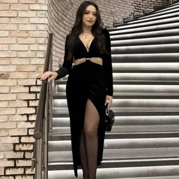 Zara  * velvet midi black dress